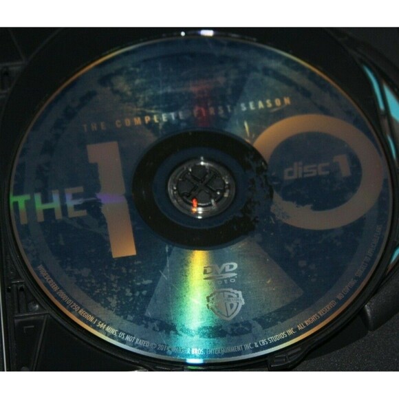 100: THE COMPLETE FIRST SEASON VGUC 2014 - Picture 3 of 3